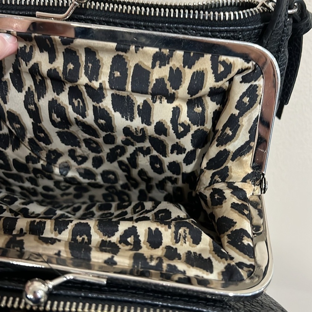 (27) Nine West crossbody purse - Picture 4 of 6